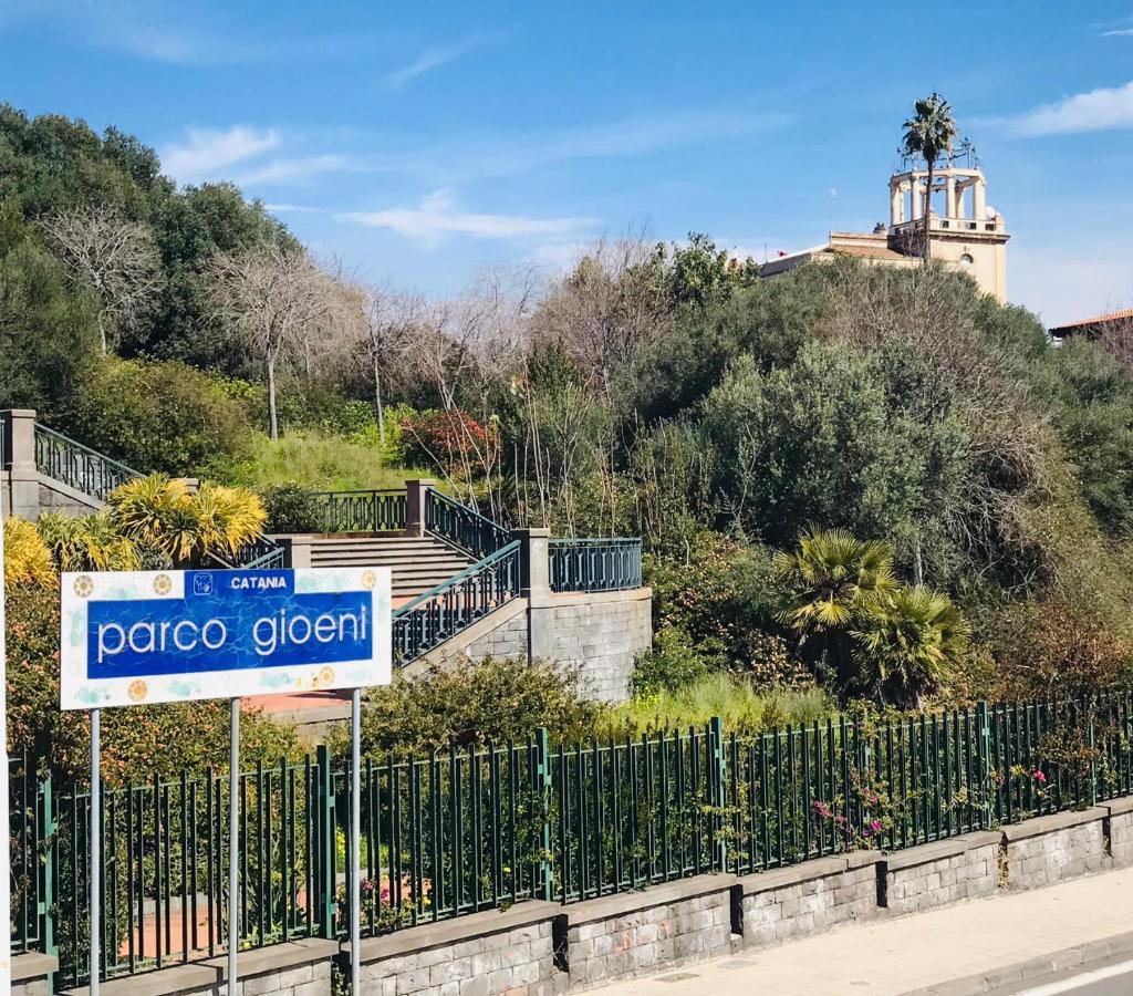 Lavica Di Mezzo Apartments Catania Exteriör bild