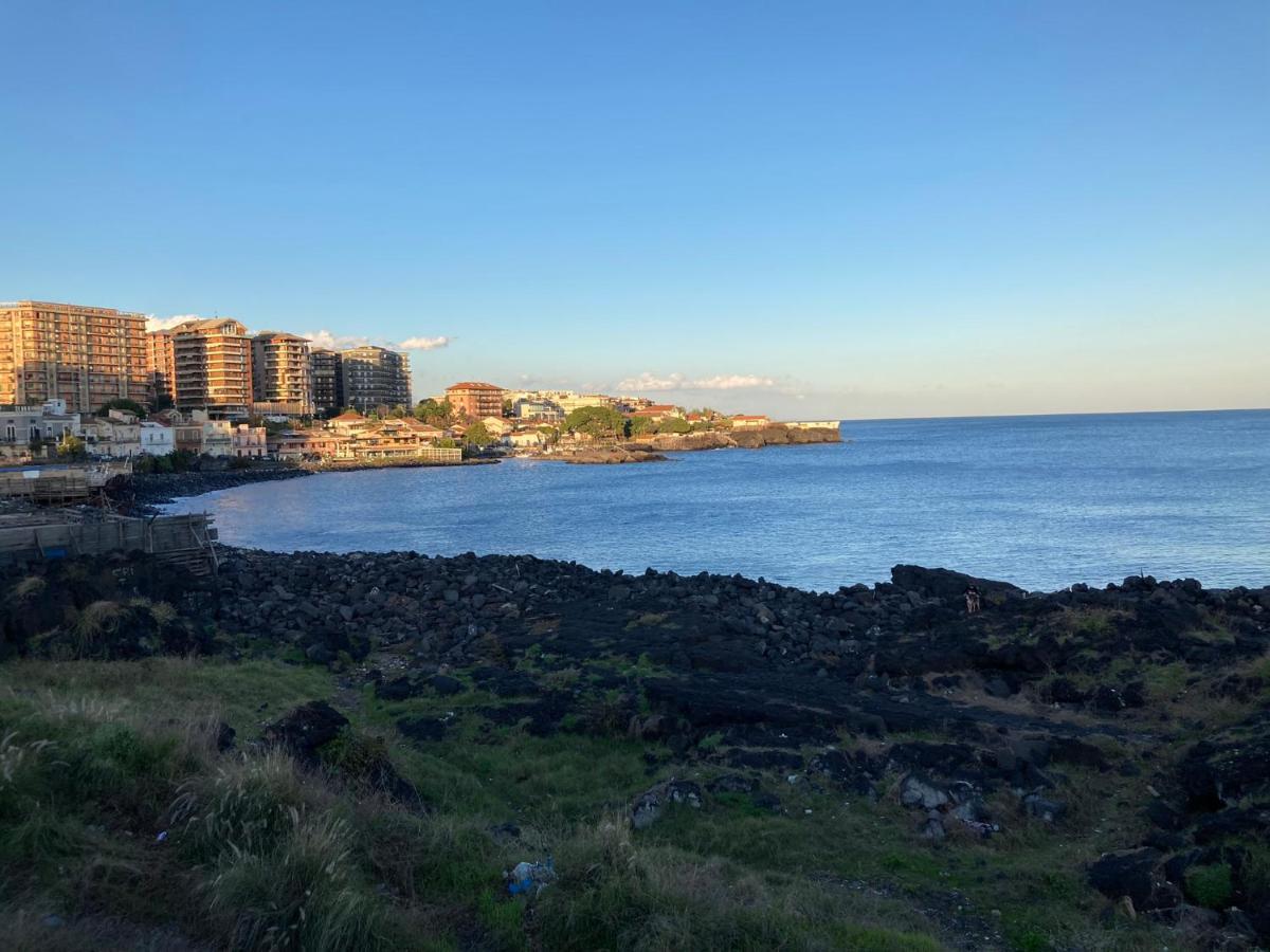 Lavica Di Mezzo Apartments Catania Exteriör bild