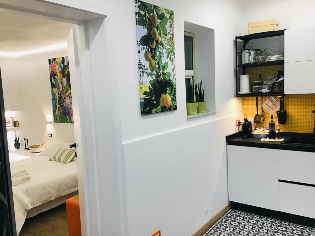Lavica Di Mezzo Apartments Catania Exteriör bild