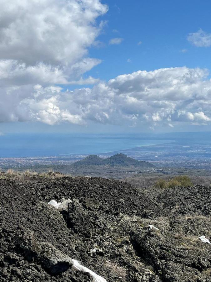Lavica Di Mezzo Apartments Catania Exteriör bild